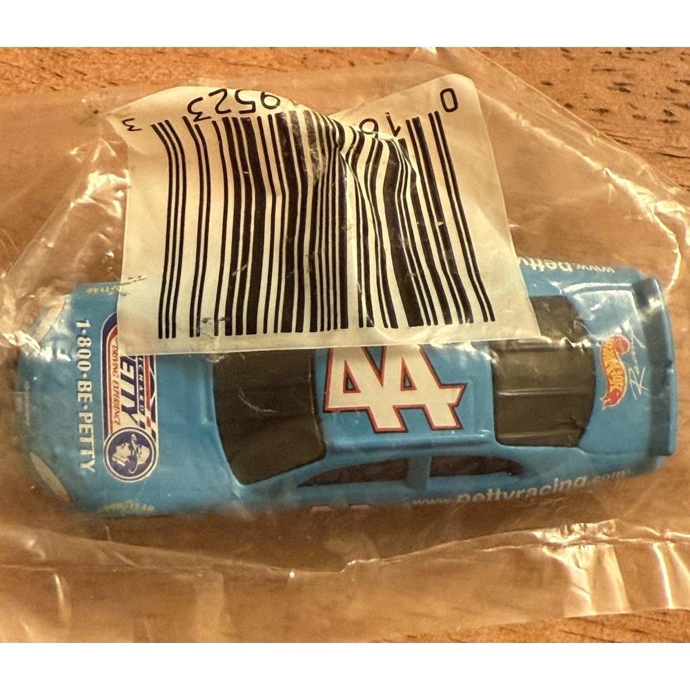 2000 HOT WHEELS #44  PETTY DODGE INTREPID GENERAL MILLS BUGLES‎ PROMO NIP